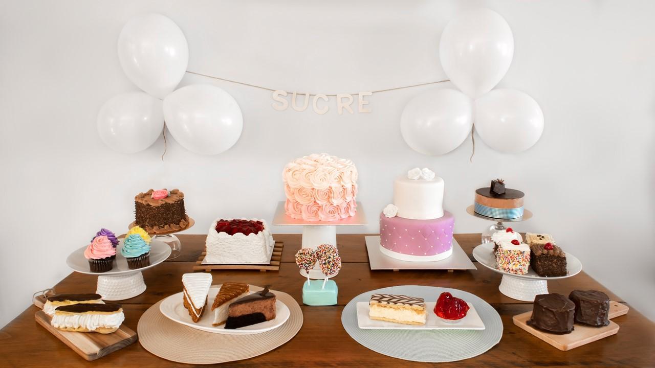 Custom Cakes Mercier
