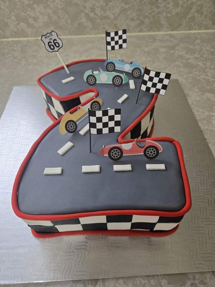 Custom celebration cakes in Mercier