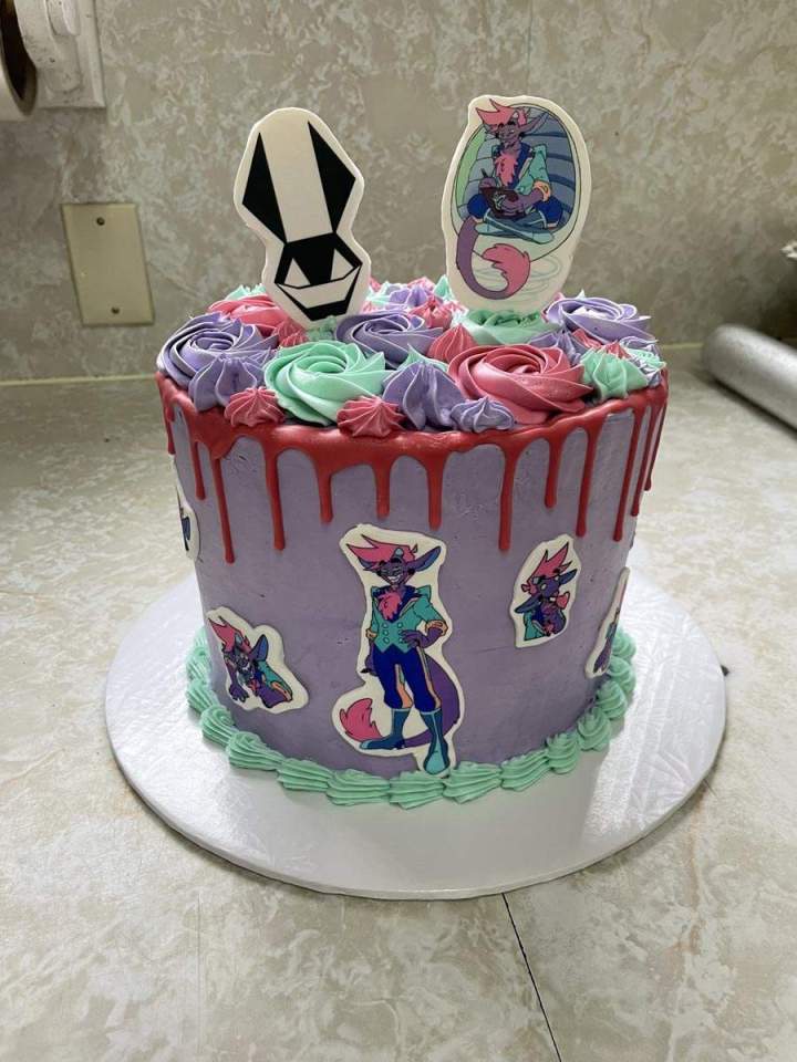 Themed custom cakes in Mercier
